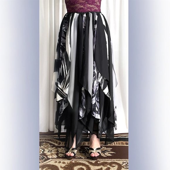 Ameynra Gothic black white gray chiffon petal skirt. Twice more petals! Sz L New - Picture 4 of 4